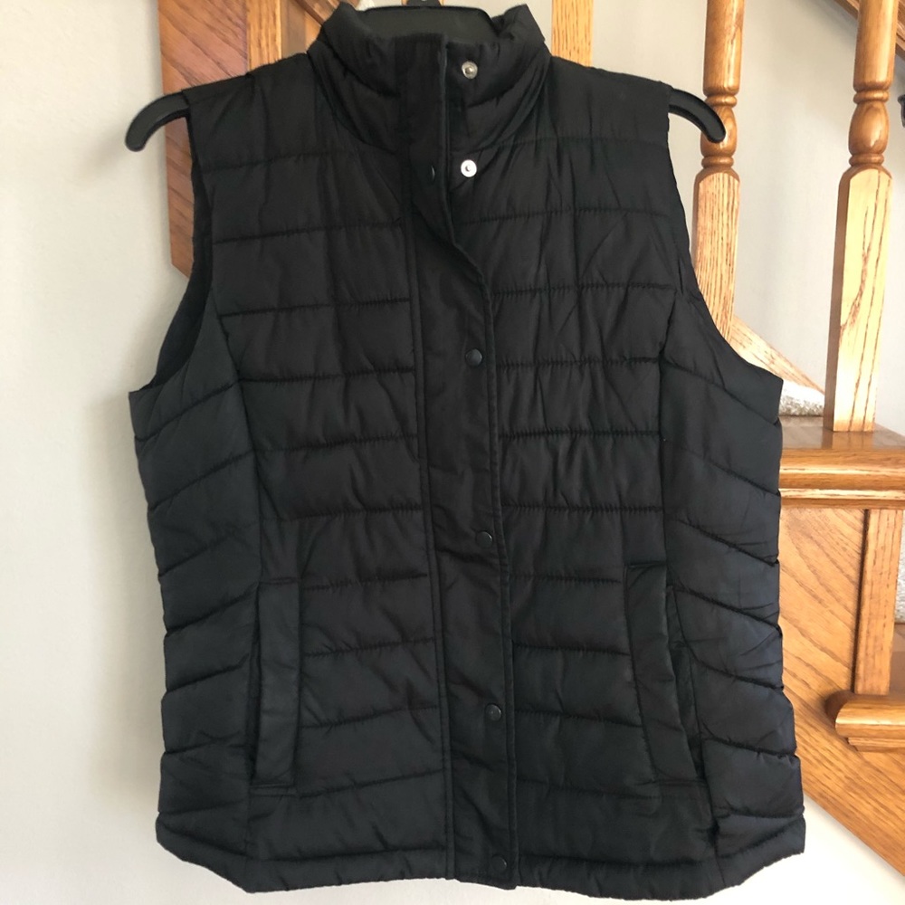 Black women’s gap vest